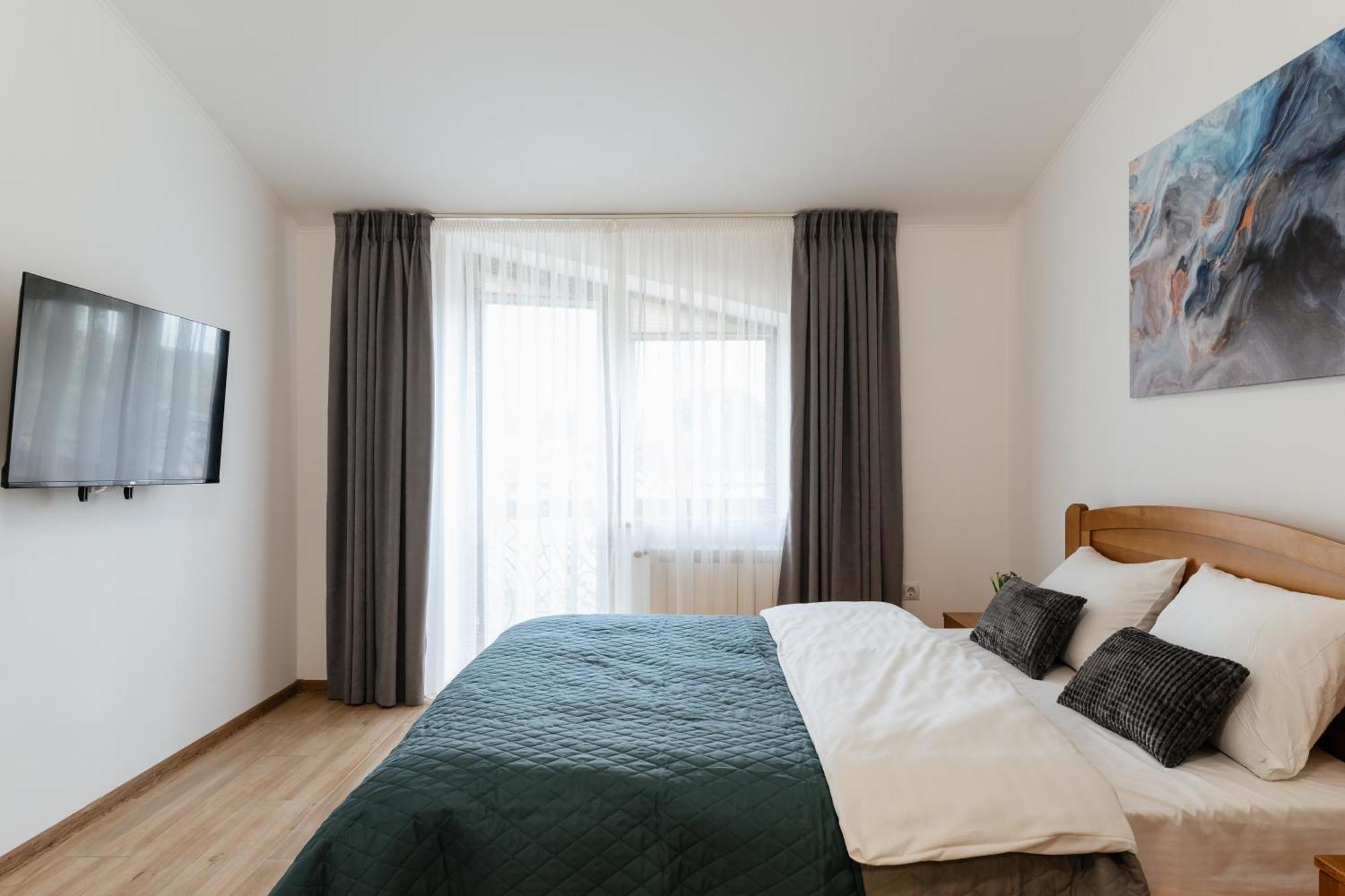 Luxury Apartments Uzhorod Exterior photo