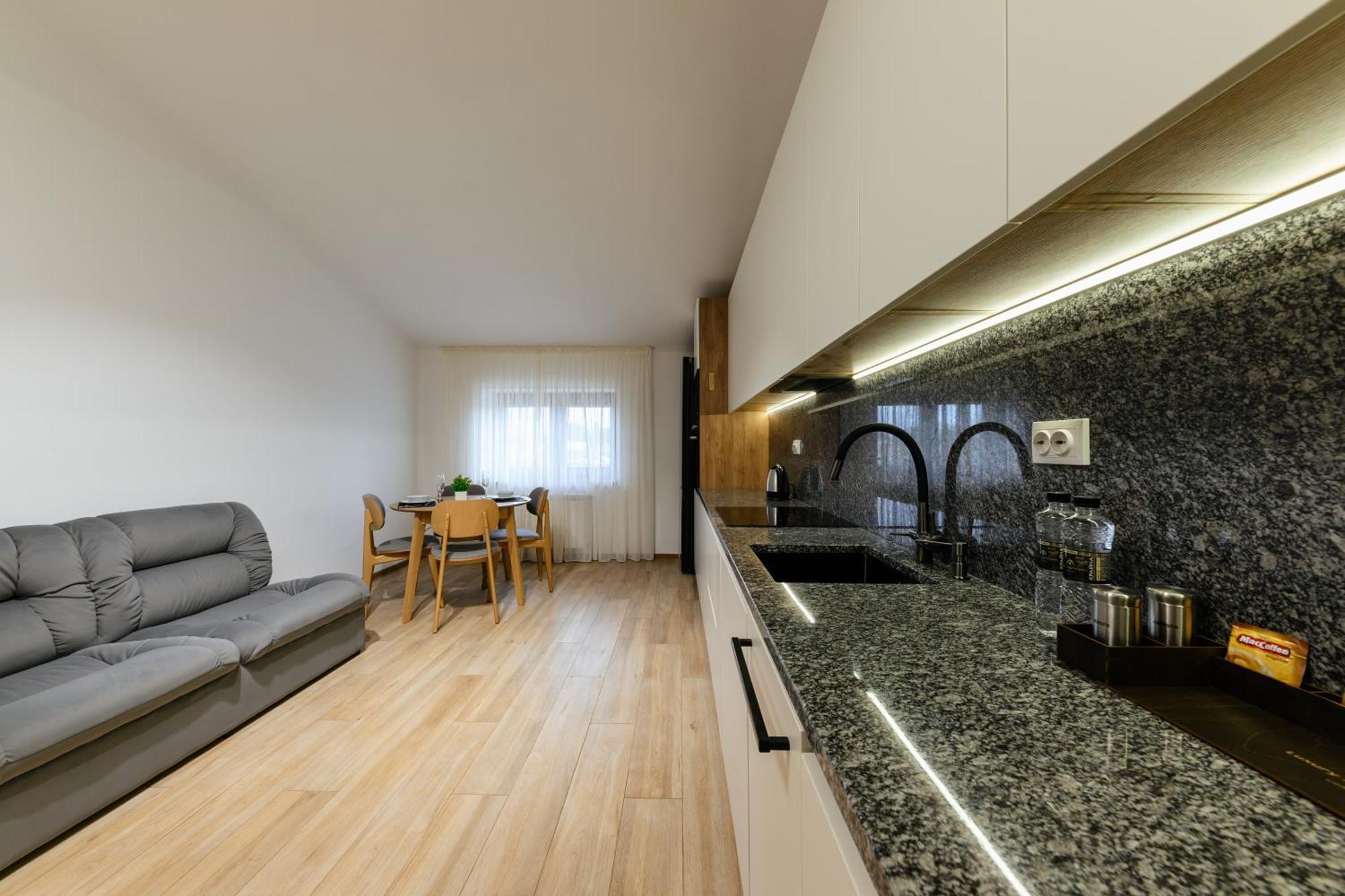 Luxury Apartments Uzhorod Exterior photo