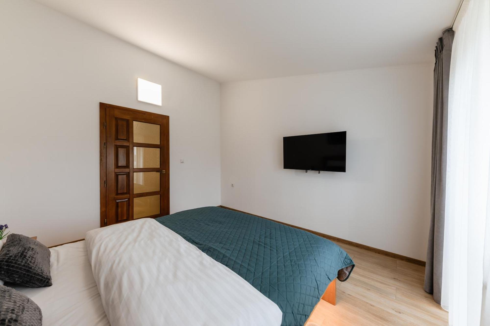 Luxury Apartments Uzhorod Exterior photo