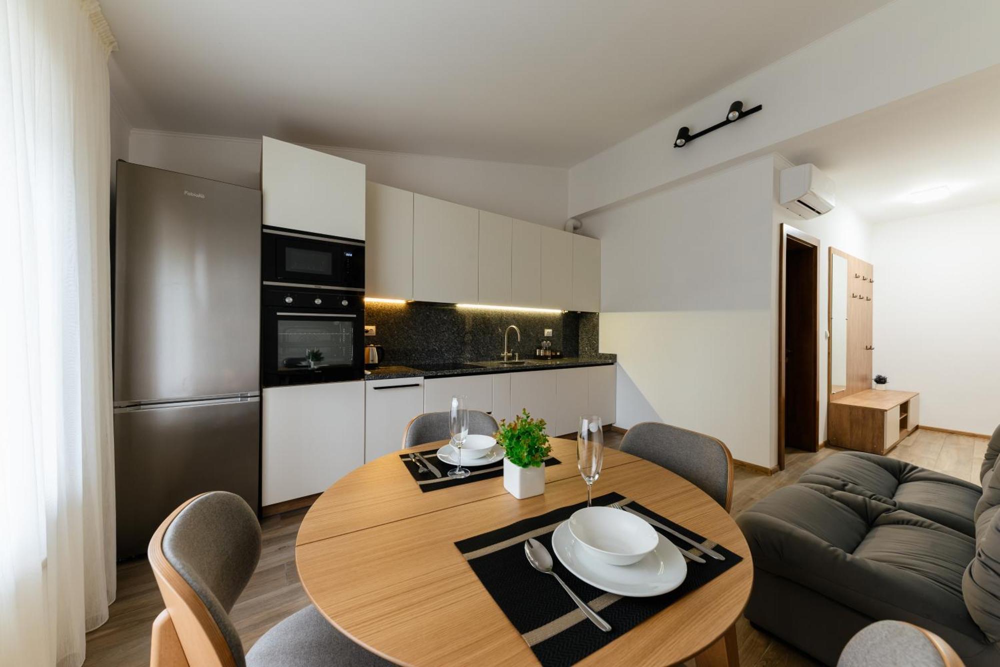 Luxury Apartments Uzhorod Exterior photo